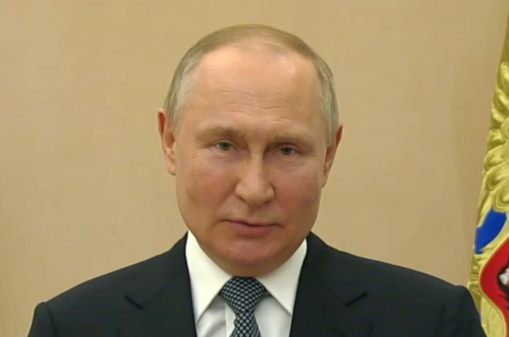 FOTO // Putin e pe moarte? Liderul rus a lipsit de la un eveniment important și a apărut într-un video cu pete pe față